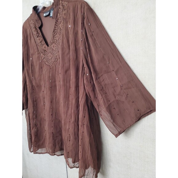 Maggie Barnes Brown Sequin Crepe Overlay Lace Neckline Blouse Size 3X (26/28) - Picture 3 of 5